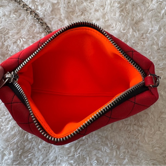 Leghila Italy Neoprene Red Diamond Pattern Crossbody Bag Silver chain strap - Picture 12 of 14